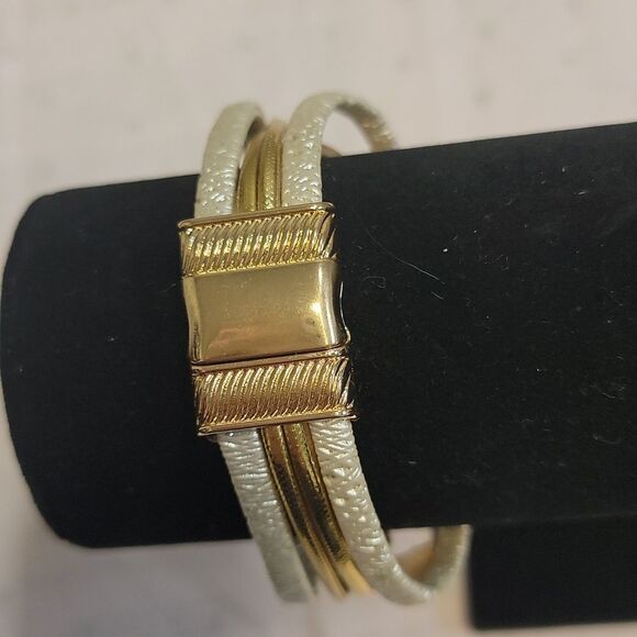 Francesca's Anastasia Ivory and Gold Tone Five Strand Bracelet - Picture 4 of 6